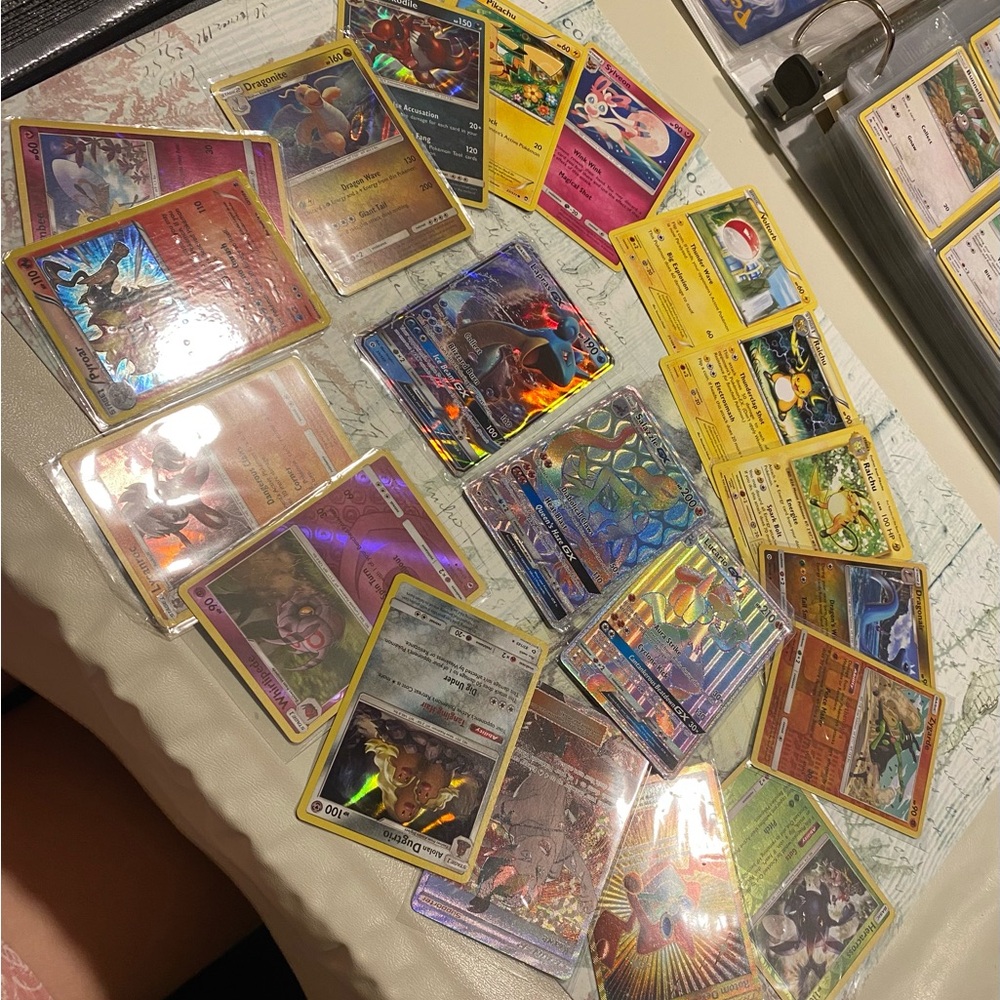 POKÉMON LOT - Picture 2 of 2